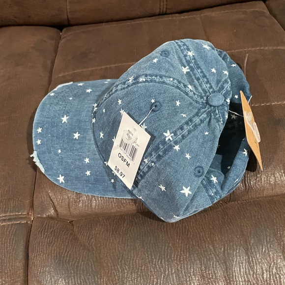 NWT Women’s Adjustable Ballcap - Picture 2 of 4